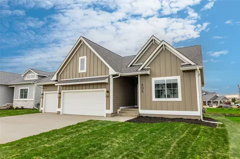 605 Dolce Ct, West Des Moines, IA 50266