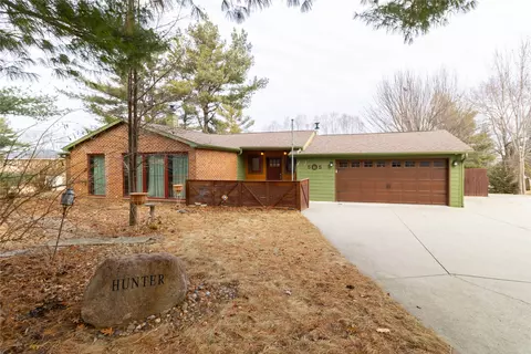 585 Beardsley St, Norwalk, IA 50211