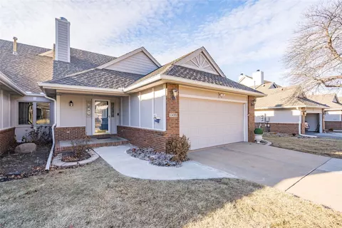 1490 Dover Bay Dr, Clive, IA 50325