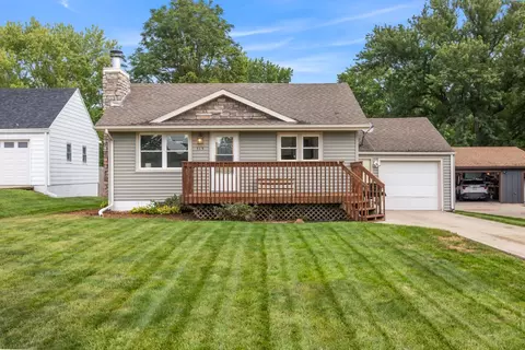 315 Pennsylvania St, Carlisle, IA 50047