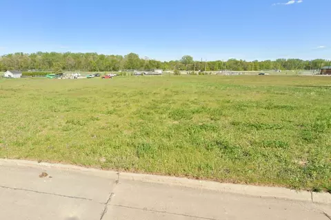 6649 River Bend Dr, Johnston, IA 50131