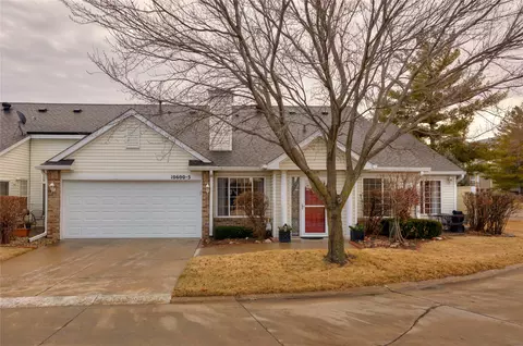 10600 Meredith Dr #5, Urbandale, IA 50322