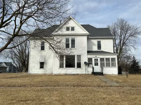 225 N 3rd St, Mccallsburg, IA 50154