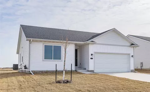 1209 Featherstone Ave NE, Bondurant, IA 50035