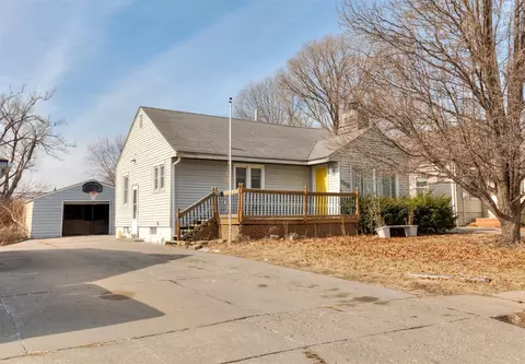 2000 E 23rd St, Des Moines, IA 50317