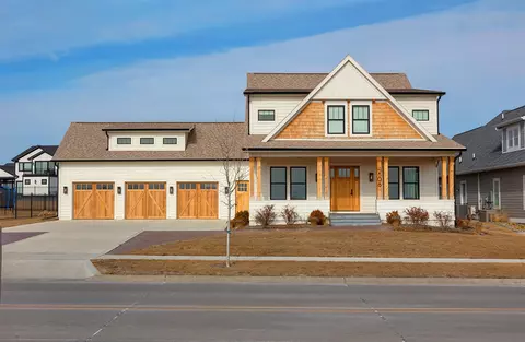 806 SW Prairie Trail Pkwy, Ankeny, IA 50023