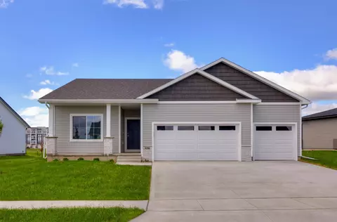 630 NW Compass Ave, Waukee, IA 50263