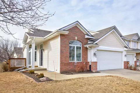 6000 Century Way E, Johnston, IA 50131