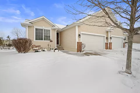 972 SE Waterview Cir, Waukee, IA 50263