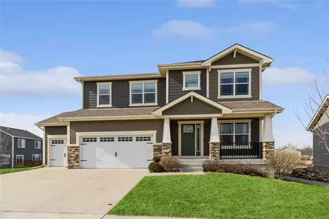 15 SE Pembrooke Ln, Waukee, IA 50263