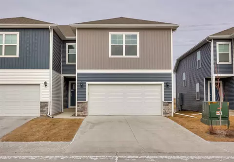 14231 Bentwood Dr, Urbandale, IA 50323