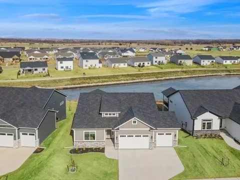 9831 Watermeadow Cir, Johnston, IA 50131