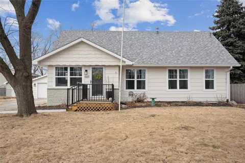 6611 Townsend Ave, Urbandale, IA 50322