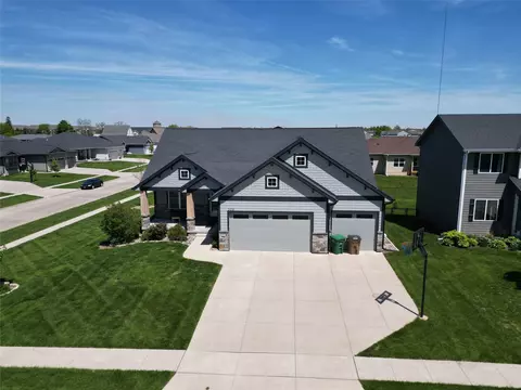 205 32nd St SE, Altoona, IA 50009
