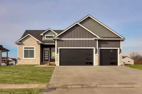 1120 NE Meadow Crossing Dr, Ankeny, IA 50021