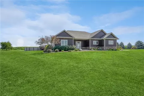 5223 N 95th Ave W, Baxter, IA 50028