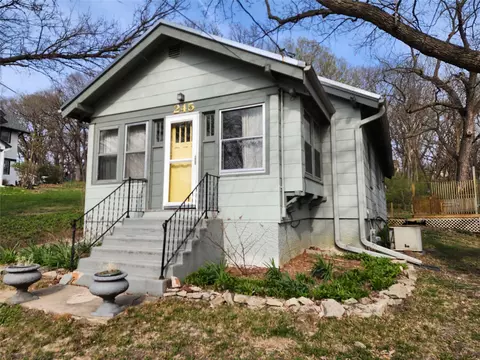 245 58th St, Des Moines, IA 50312