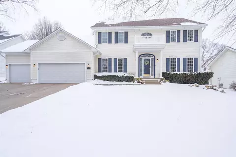 8121 Chambery Blvd, Johnston, IA 50131