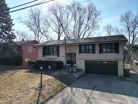 6518 Lincoln Ave, Windsor Heights, IA 50324