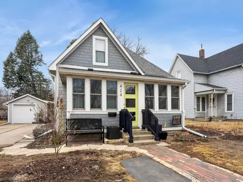 424 8th St, West Des Moines, IA 50265