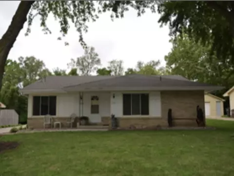 1526 NW 81st St, Clive, IA 50325