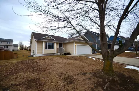 3023 E Diehl Ave, Des Moines, IA 50320