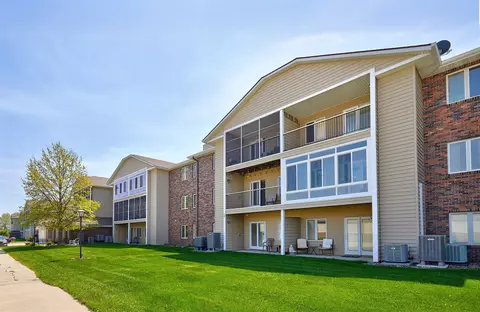 301 SE Delaware Ave #211, Ankeny, IA 50021