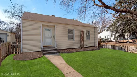 409 W 10th St N, Newton, IA 50208