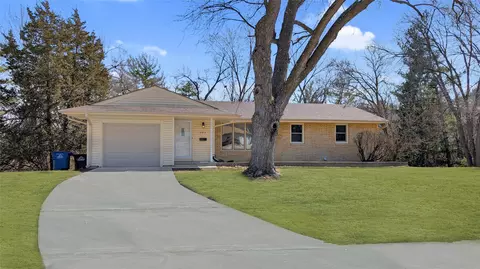 3913 29th St, Des Moines, IA 50310