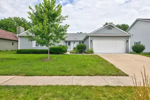 4301 Stonebridge Rd, West Des Moines, IA 50265