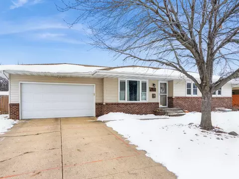 502 SE 11th St, Ankeny, IA 50021