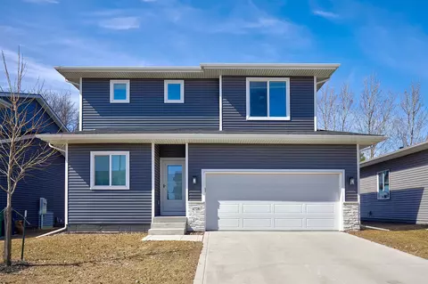 4728 167th St, Urbandale, IA 50323