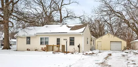 5021 Urbandale Ave, Des Moines, IA 50310