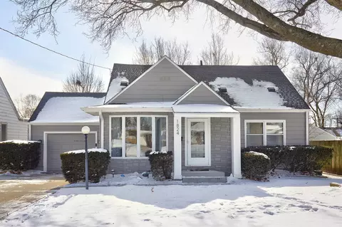 1824 Vine St, West Des Moines, IA 50265