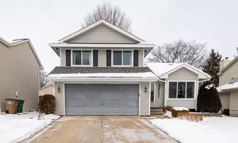 5231 Stonebridge Pl, West Des Moines, IA 50265