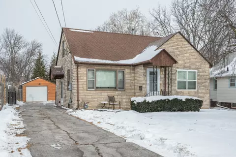 923 Wolcott Ave, Des Moines, IA 50315