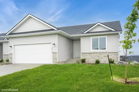 5610 NE Briarwood Dr, Ankeny, IA 50021
