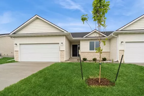 5622 NE Briarwood Dr, Ankeny, IA 50021