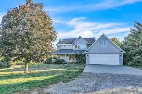 813 197th Pl, Pella, IA 50219