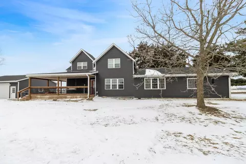 1016 295th St, State Center, IA 50247