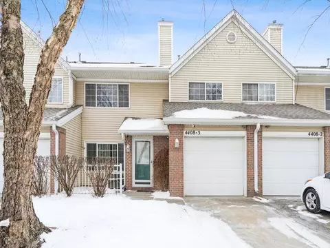 4408 104th St #3, Urbandale, IA 50322