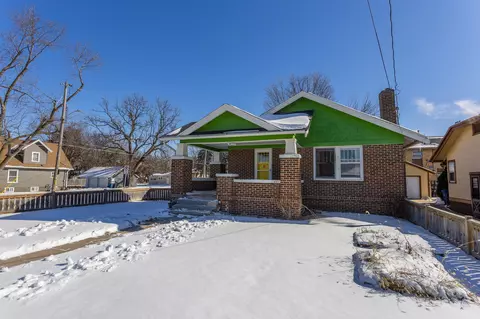 2823 30th St, Des Moines, IA 50310