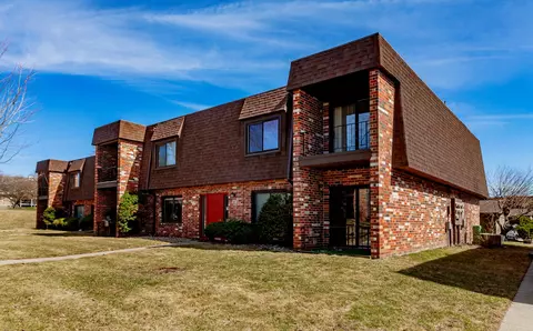4665 Woodland Ave #3, West Des Moines, IA 50266