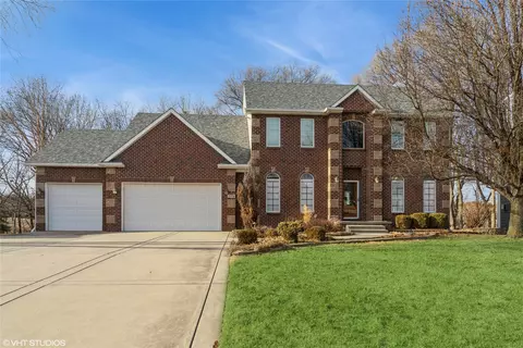 3934 155th St, Urbandale, IA 50323