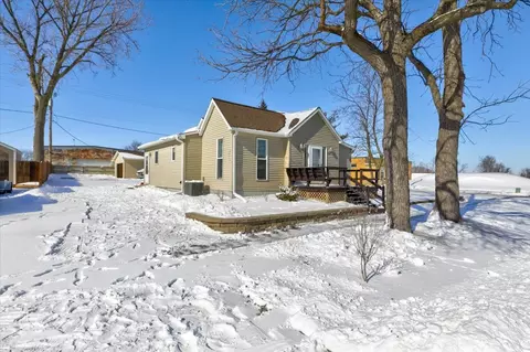 104 Cedar Ave, Woodward, IA 50276