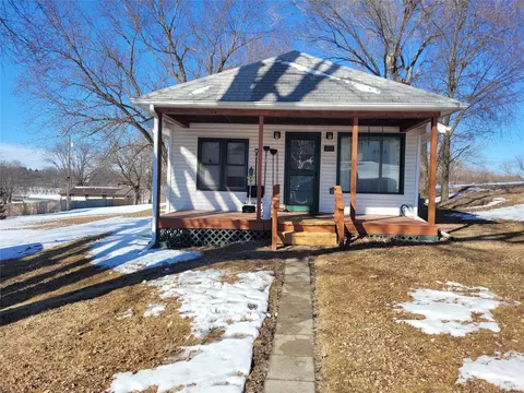 913 W Howard St, Creston, IA 50801