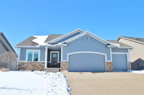 228 NE Pinehurst Cir, Ankeny, IA 50021