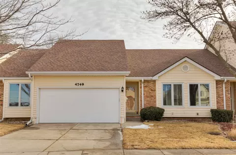 4749 85th St, Urbandale, IA 50322