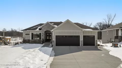 1040 Timber Valley Dr, Polk City, IA 50226