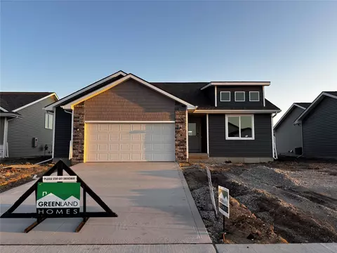 1390 Locust St, Waukee, IA 50263